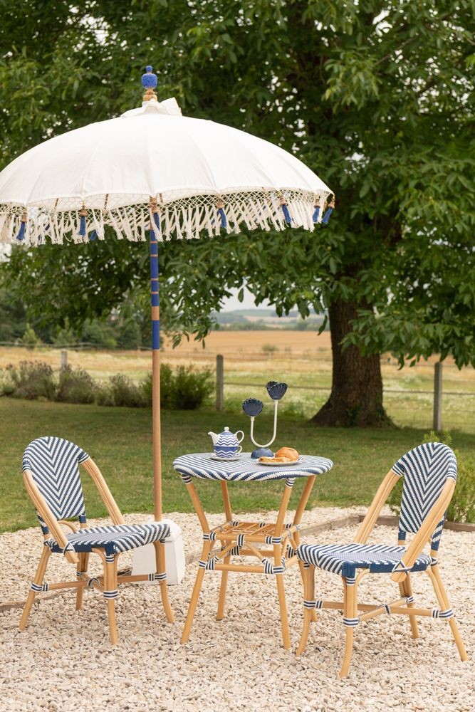 Béžový slunečník s dřevěnou tyčí a třásněmi Flavie Blue - ∅ 180*260 cm J-Line by Jolipa Béžový slunečník s dřevěnou tyčí a třásněmi Flavie Blue - ∅ 180*260 cm J-Line by Jolipa