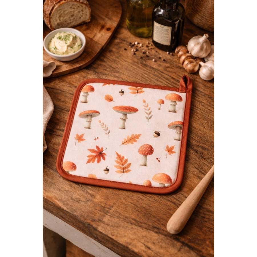 Béžová chňapka podložka s listy a muchomůrkami Autumn Leaves - 18*30 cm Clayre & Eef Béžová chňapka podložka s listy a muchomůrkami Autumn Leaves - 18*30 cm Clayre & Eef