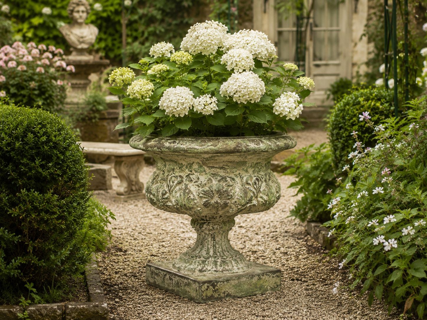Zelený antik květináč v barokním stylu s listy Baroque - Ø 56*50 cm Clayre & Eef Zelený antik květináč v barokním stylu s listy Baroque - Ø 56*50 cm Clayre & Eef