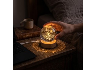 LED stolní lampička na dřevěném podstavci - Sluneční soustava - Ø 6 cm / USB