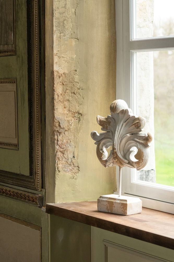Béžová antik dekorace Fleur-De-Lis Antiqou French - 36*11*52 cm J-Line by Jolipa Béžová antik dekorace Fleur-De-Lis Antiqou French - 36*11*52 cm J-Line by Jolipa