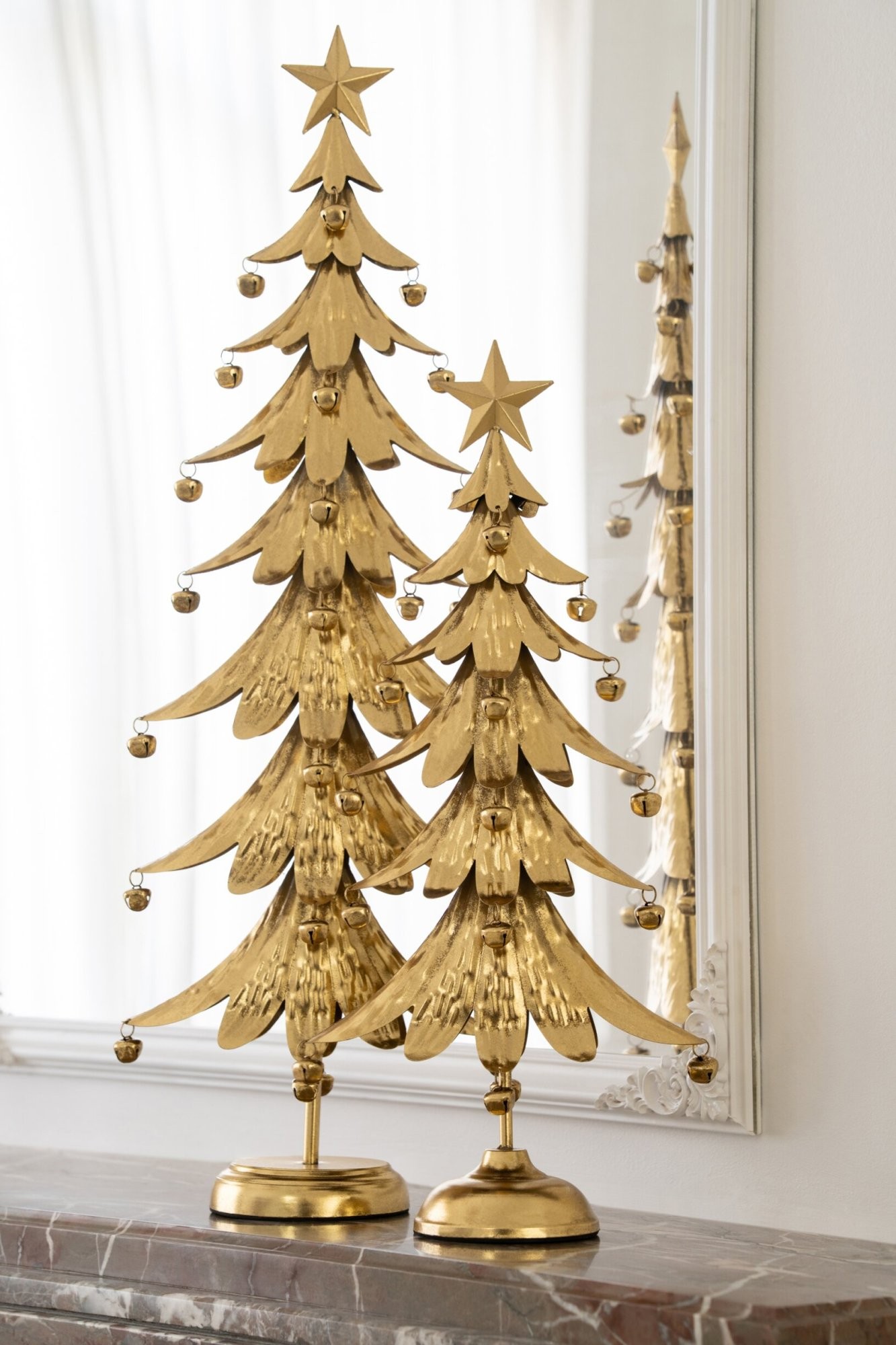 Zlatý kovový stromek s rolničkami Christmas Tree L – 25,5*11,5*56 cm J-Line by Jolipa Zlatý kovový stromek s rolničkami Christmas Tree L – 25,5*11,5*56 cm J-Line by Jolipa