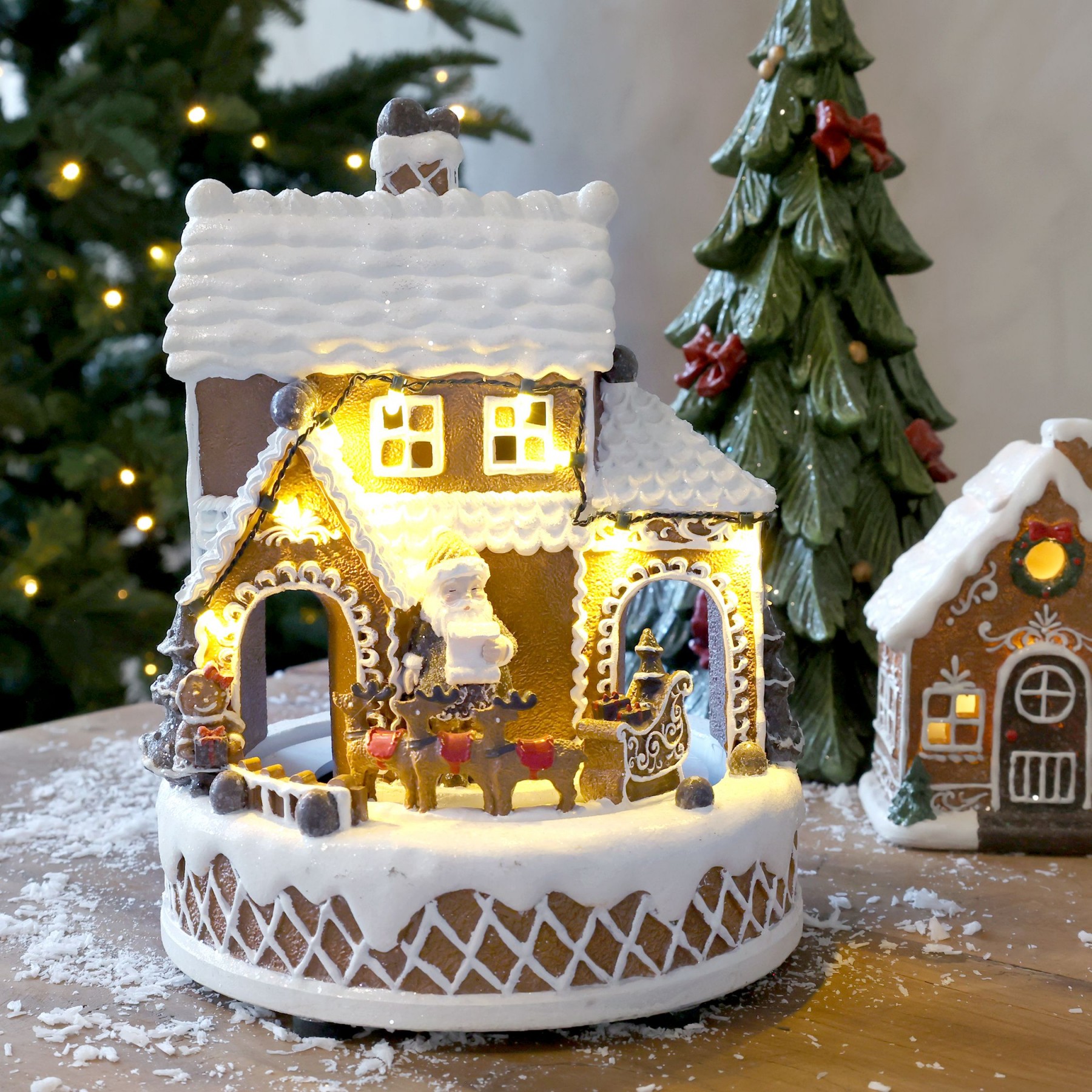 Hudební skříňka perníkový domek Noël LED osvětlením – Ø 17*23 cm