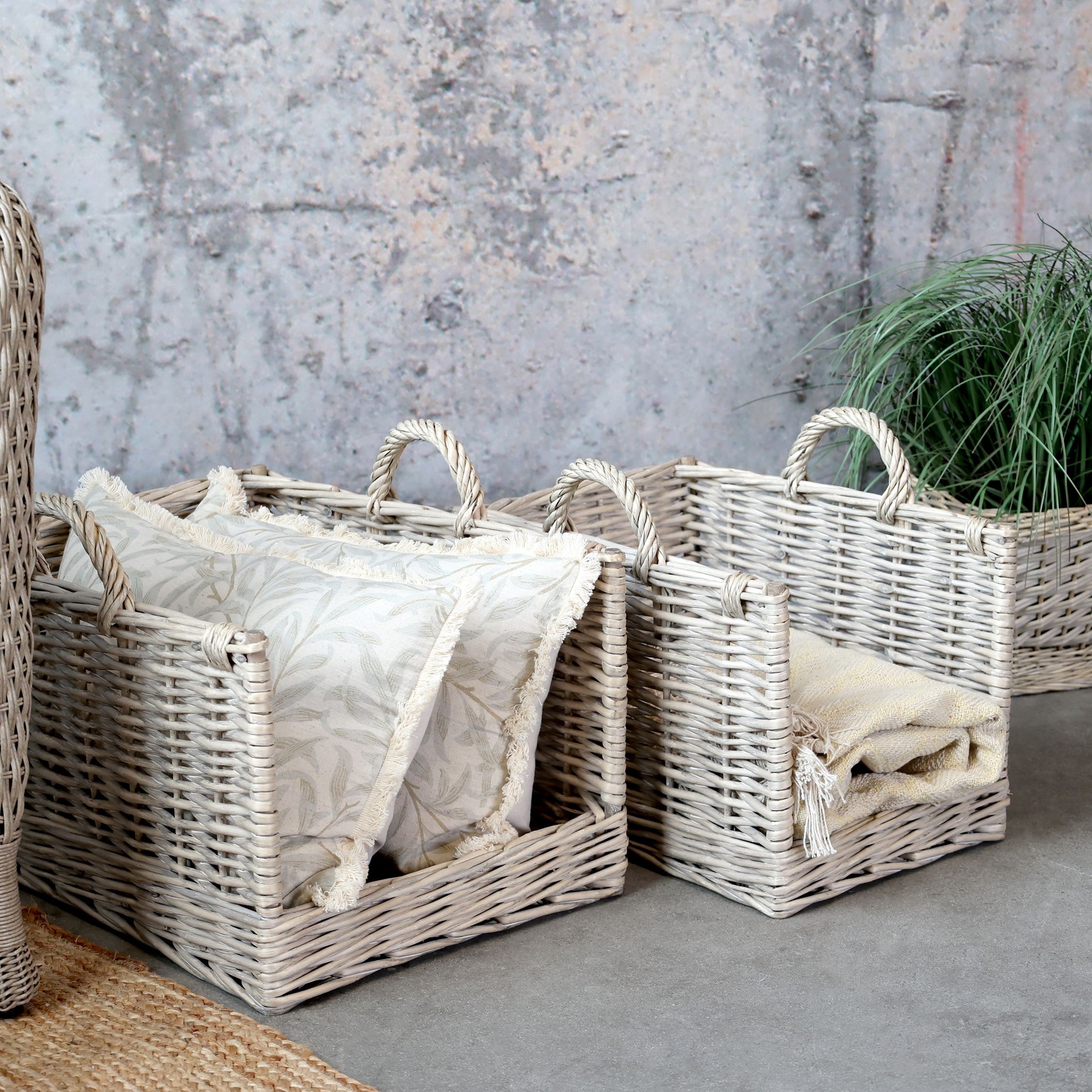 Sada 2ks proutěných košů s uchy French Basket Grey – 50*39*40/ 42*30*37 cm Chic Antique Sada 2ks proutěných košů s uchy French Basket Grey – 50*39*40/ 42*30*37 cm Chic Antique