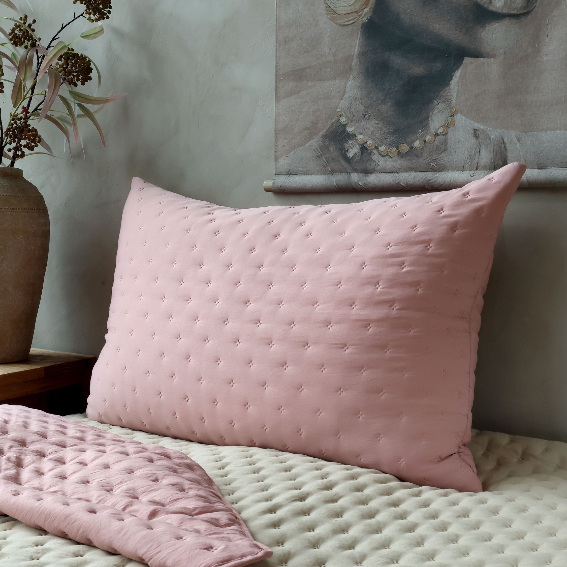 Měkký růžový povlak na polštář Aix Soft – 90*60 cm Chic Antique Měkký růžový povlak na polštář Aix Soft – 90*60 cm Chic Antique