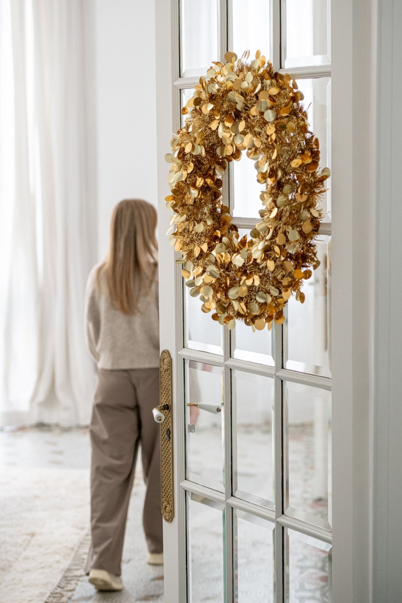 Zlatý lesklý vánoční věnec Sparkling XL – 75*75*7 cm J-Line by Jolipa Zlatý lesklý vánoční věnec Sparkling XL – 75*75*7 cm J-Line by Jolipa