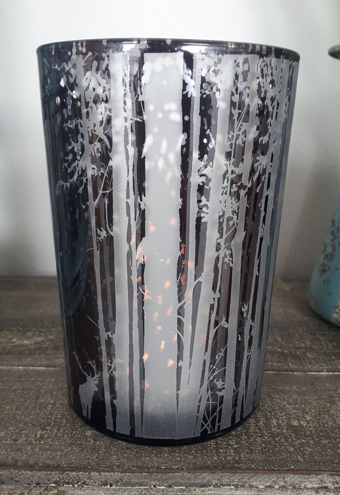 Veliký skleněný svícen Trees smoke - Ø 12*18cm Colmore by Diga Veliký skleněný svícen Trees smoke - Ø 12*18cm Colmore by Diga