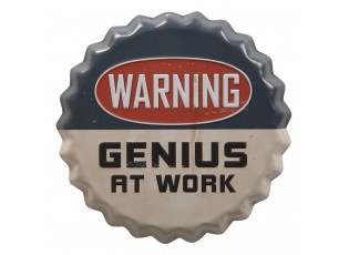 Barevná kulatá cedule WARNING GENIUS AT WORK s úmyslným odřením - 13*2 cm