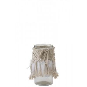 Skleněný svícen Macrame na čajovou svíčku s béžovými provázky a peříčky.