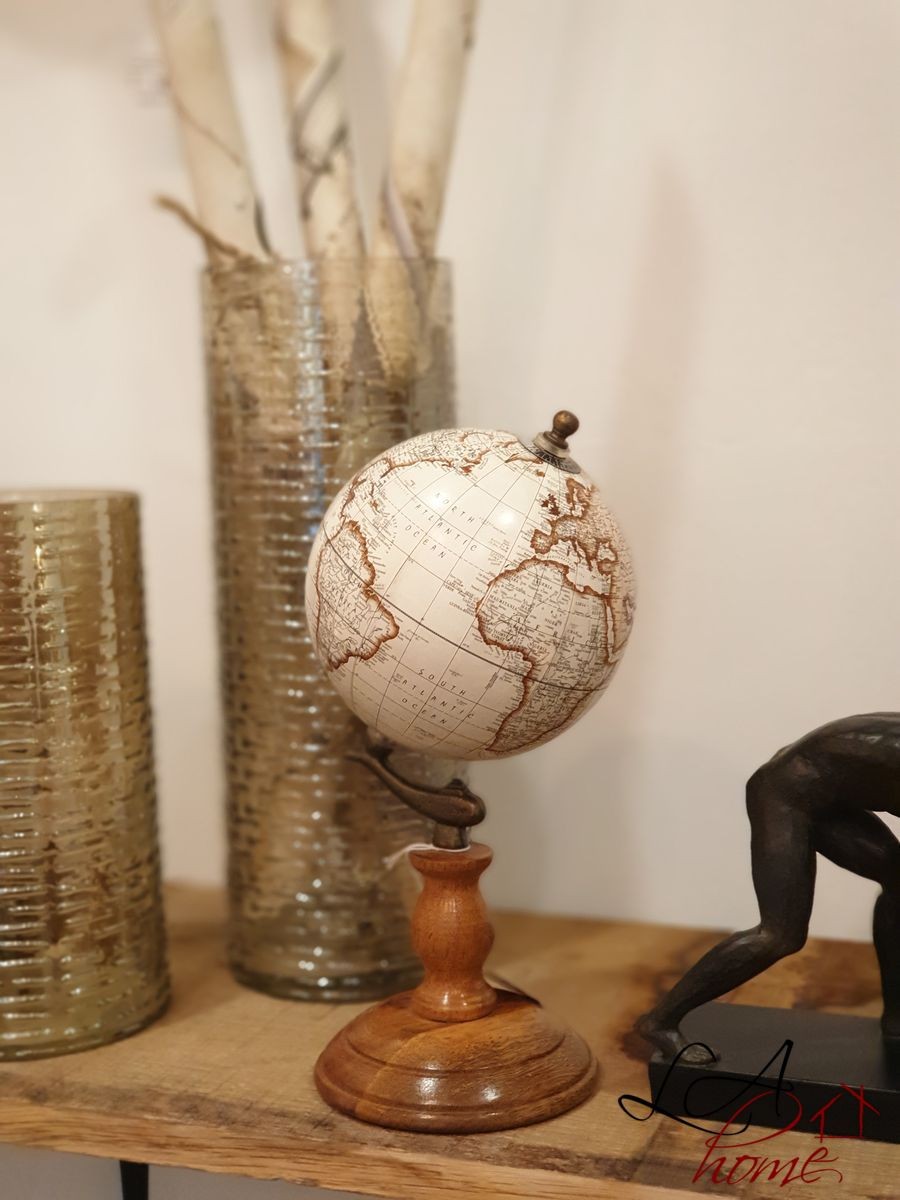 Dekorace glóbus na dřevěném podstavci Wond - Ø15*28cm J-Line by Jolipa Dekorace glóbus na dřevěném podstavci Wond - Ø15*28cm J-Line by Jolipa
