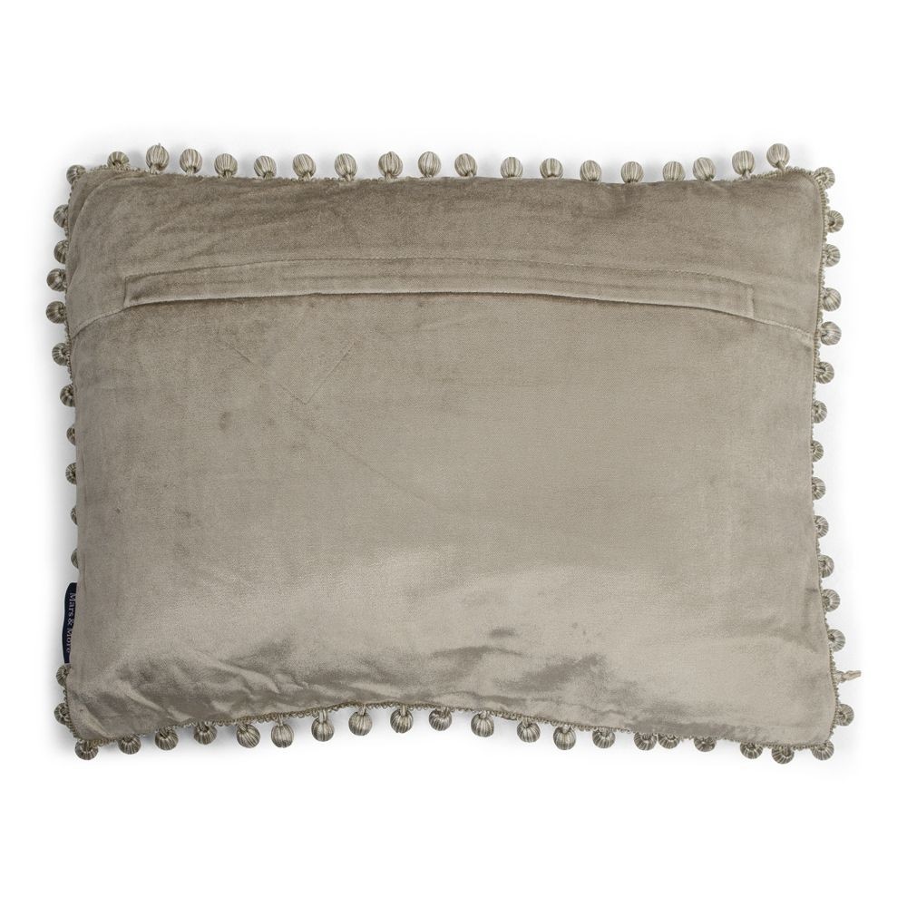Hnědo šedý polštář s lemem s kuličkami - 35*45*10cm Mars & More Hnědo šedý polštář s lemem s kuličkami - 35*45*10cm Mars & More