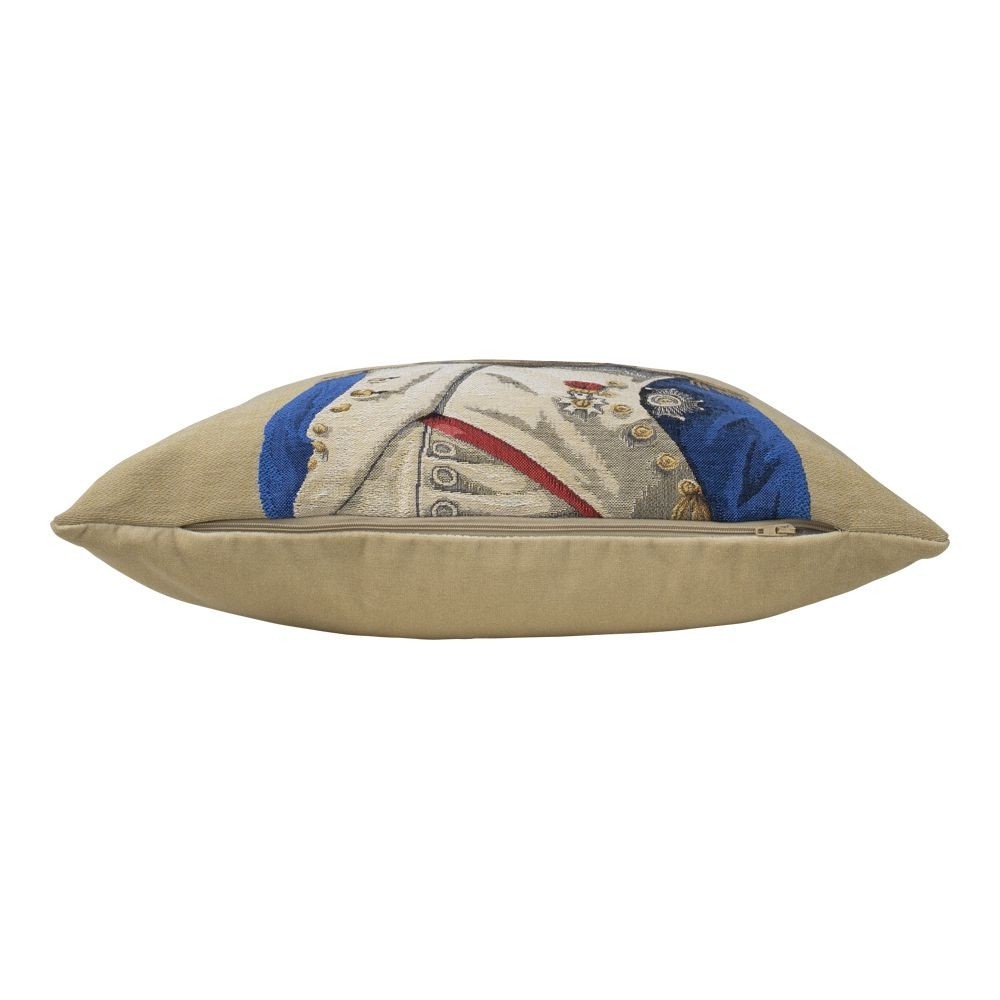 Béžový gobelínový polštář s motivem Buldočka v napoleonské uniformě - 45*15*45cm Mars & More Béžový gobelínový polštář s motivem Buldočka v napoleonské uniformě - 45*15*45cm Mars & More