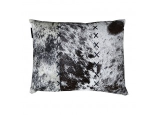 Bílo-černý kožený polštář s výrazným stehem Stitch Cow - 35*45*15cm