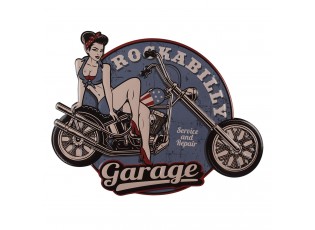 Nástěnná kovová cedule Garage se slečnou v pin-up stylu - 46*60 cm