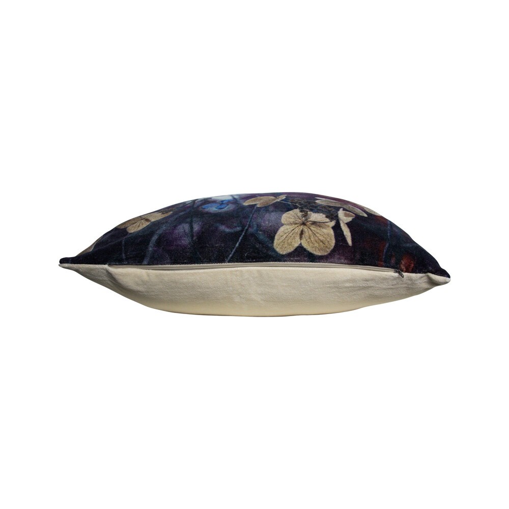 Sametový polštář s hortenziemi - 45*45*10cm Mars & More Sametový polštář s hortenziemi - 45*45*10cm Mars & More