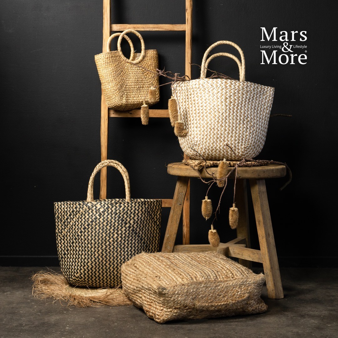Jutový polštář / puf na zem s uchem Jutt - 40*40*15cm Mars & More Jutový polštář / puf na zem s uchem Jutt - 40*40*15cm Mars & More