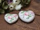 Keramické dekorační srdce s růžičkami - 8*8*4 cm Chic Antique