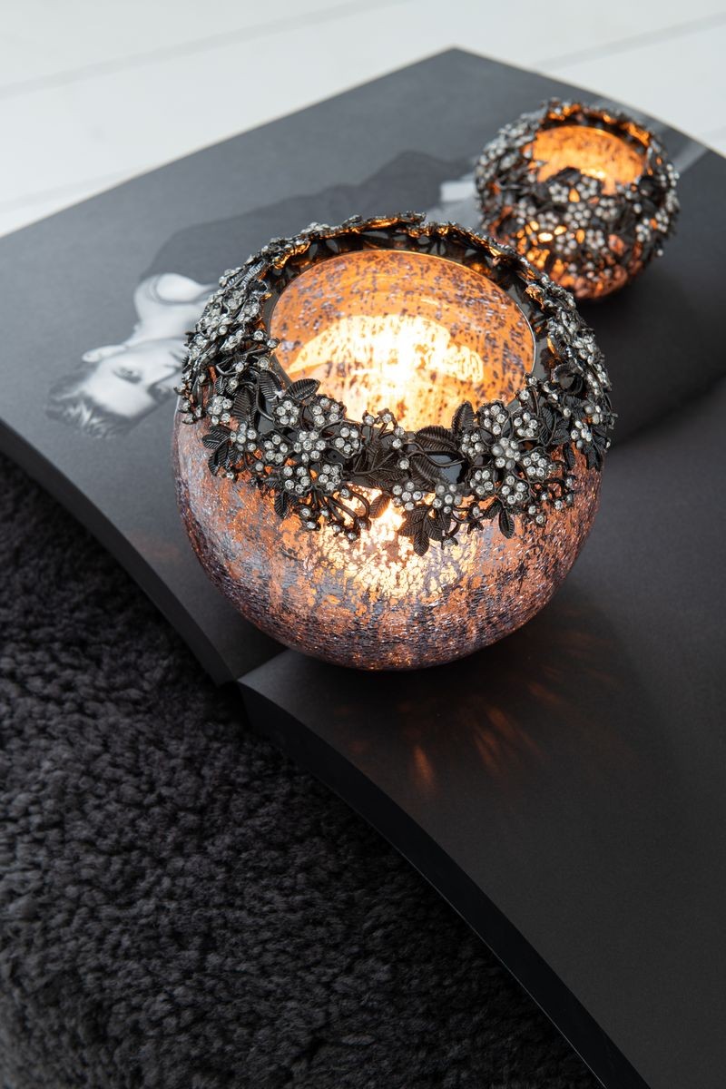 Skleněný kouřový svícen se zdobením a kamínky Luxy - Ø 15*13cm J-Line by Jolipa Skleněný kouřový svícen se zdobením a kamínky Luxy - Ø 15*13cm J-Line by Jolipa