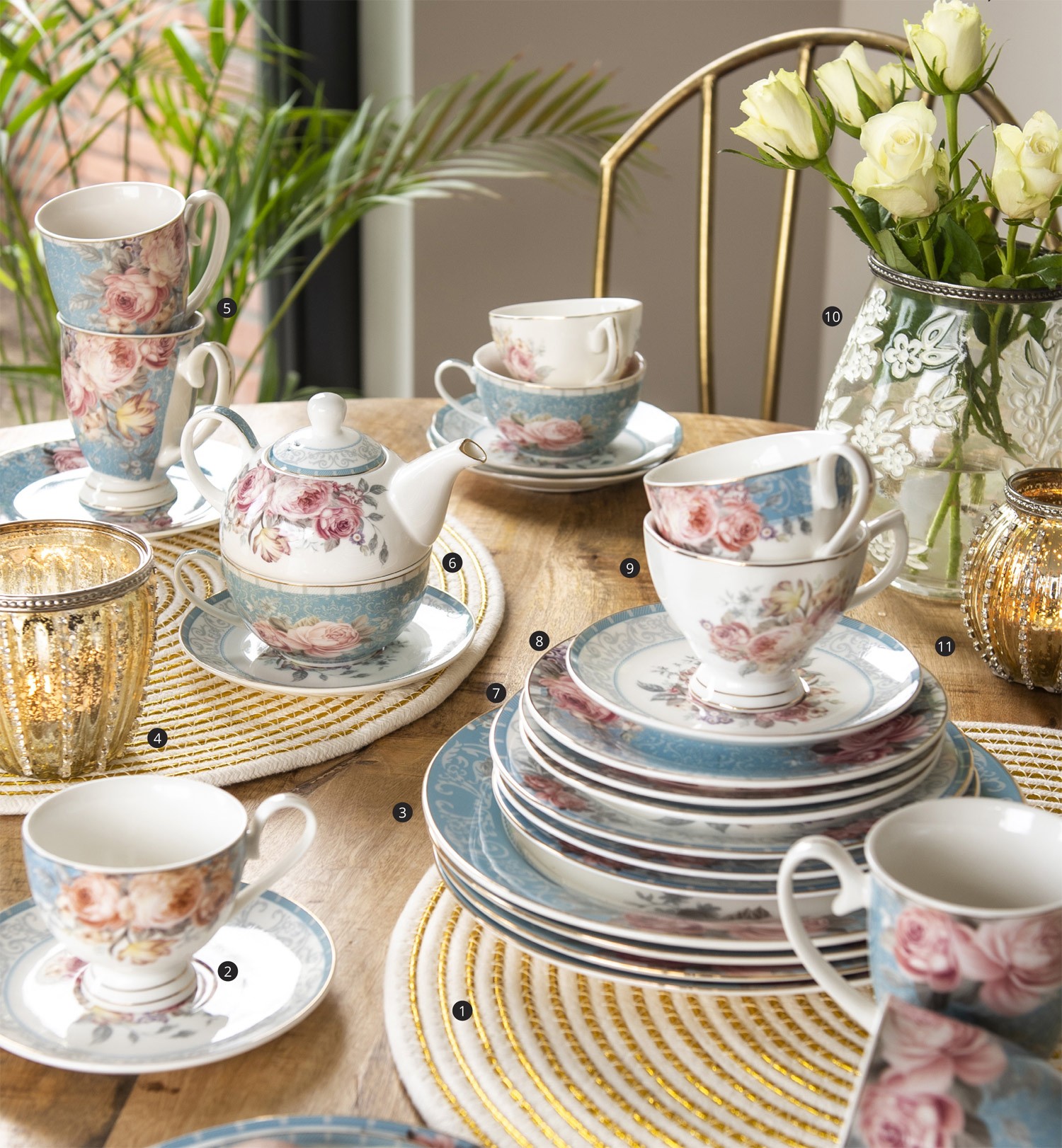 Porcelánový jídelní talíř se zlatou linkou Peony Rosé - Ø 26*2 cm Clayre & Eef Porcelánový jídelní talíř se zlatou linkou Peony Rosé - Ø 26*2 cm Clayre & Eef