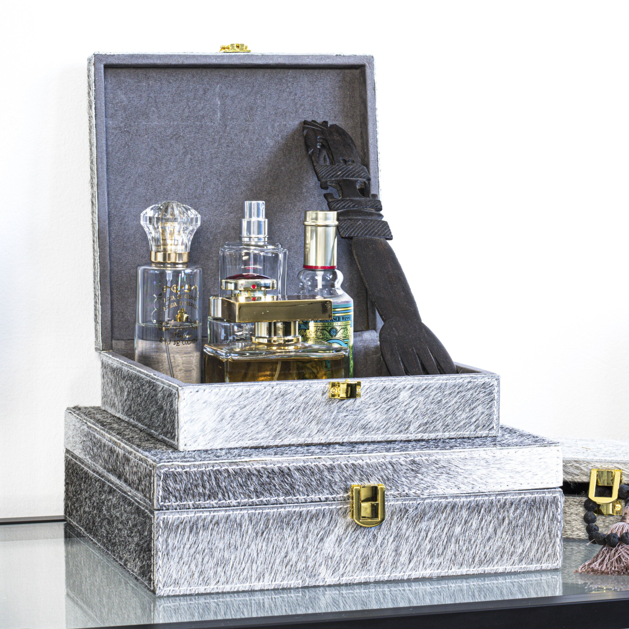 Šedý Bijoux box z hovězí kůže (sada 3ks) - 25,5*25,5*8cm Mars & More Šedý Bijoux box z hovězí kůže (sada 3ks) - 25,5*25,5*8cm Mars & More